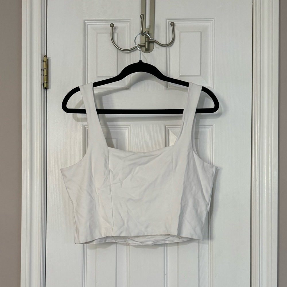 RW&CO Size XL White Crop Top
